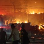 Confirman 15 fallecidos y más de 250 viviendas destruidas por incendios forestales