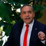 Fidel Espinoza aclara que no ha renunciado a bancada socialista
